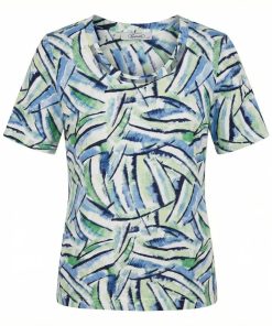 Sensia dames shirt met korte mouwen en abstracte blauw-groene print met een decoratieve halslijn.
