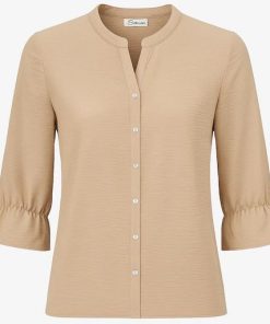 Sensia dames blouse zandkleur met driekwart mouwen en knoopsluiting