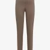 Taupe dames instapbroek Raphaella by Brax model Lillyth met elastische tailleband