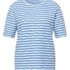 Lichtblauw wit gestreept dames T-shirt van Rabe met ronde hals en voelbare reliëf-structuur.