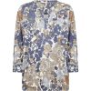 Blauw gebloemde Soyaconcept Felicity damesblouse met driekwart mouwen en v-hals detail.