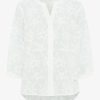 Klassieke witte dames blouse van Brax met driekwart mouwen en knoopjes 100 procent katoen