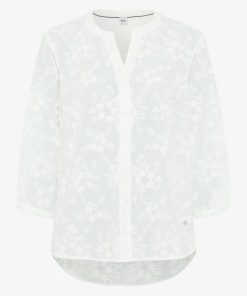 Klassieke witte dames blouse van Brax met driekwart mouwen en knoopjes 100 procent katoen