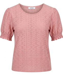 Roze MXO dames shirt met opengewerkt broderie kant en korte pofmouwen