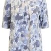 Brandtex dames shirt met korte mouwen en blauw beige grafisch dessin van zachte viscose