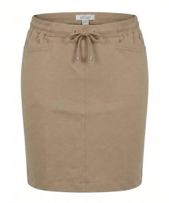 Lichtbeige rechte damesrok van Sensia met elastische tailleband en steekzakken