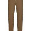 Camelkleurige Hattric Harvey heren chino met Modern Fit pasvorm en luxe Gabardine katoen
