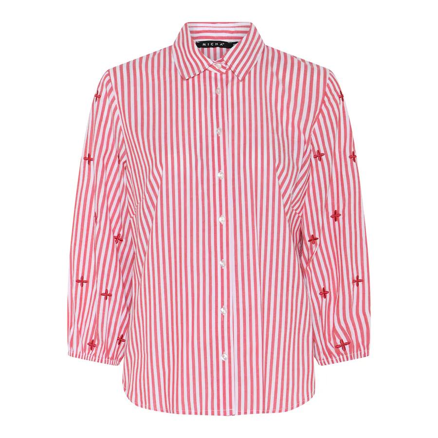 Rood-wit verticaal gestreepte damesblouse van Micha met driekwart mouwen en rode geborduurde details.