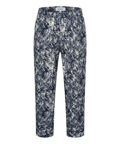 Luchtige M.X.O relax broek voor dames met abstracte donkerblauwe print in 100% viscose