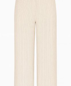 Zandkleurige damesbroek van Marinello met subtiele grijze streep en wijde pijp