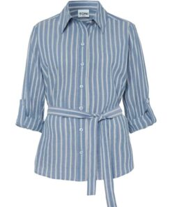 Lichtblauw verticaal gestreepte katoenen dames blouse van Toni met ceintuur en driekwart mouwen