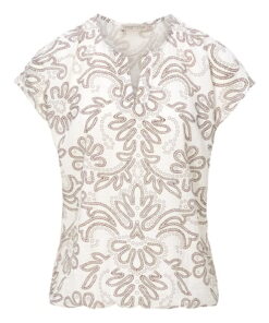 Witte Dreamstar top Rafna met bruin geborduurd motief, v-hals en elastische onderzijde op een witte achtergrond.