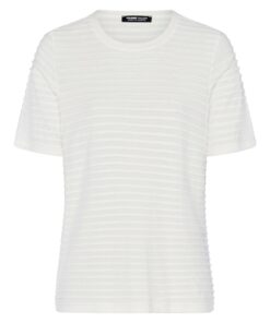 Ecrukleurig Frank Walder damesshirt met korte mouwen en een opvallende horizontale ribbelstructuur op een witte achtergrond.