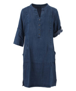 Blauwe Enjoy jurk met driekwart mouwen, gemaakt van soepele denim-look Lyocell Tencel stof.