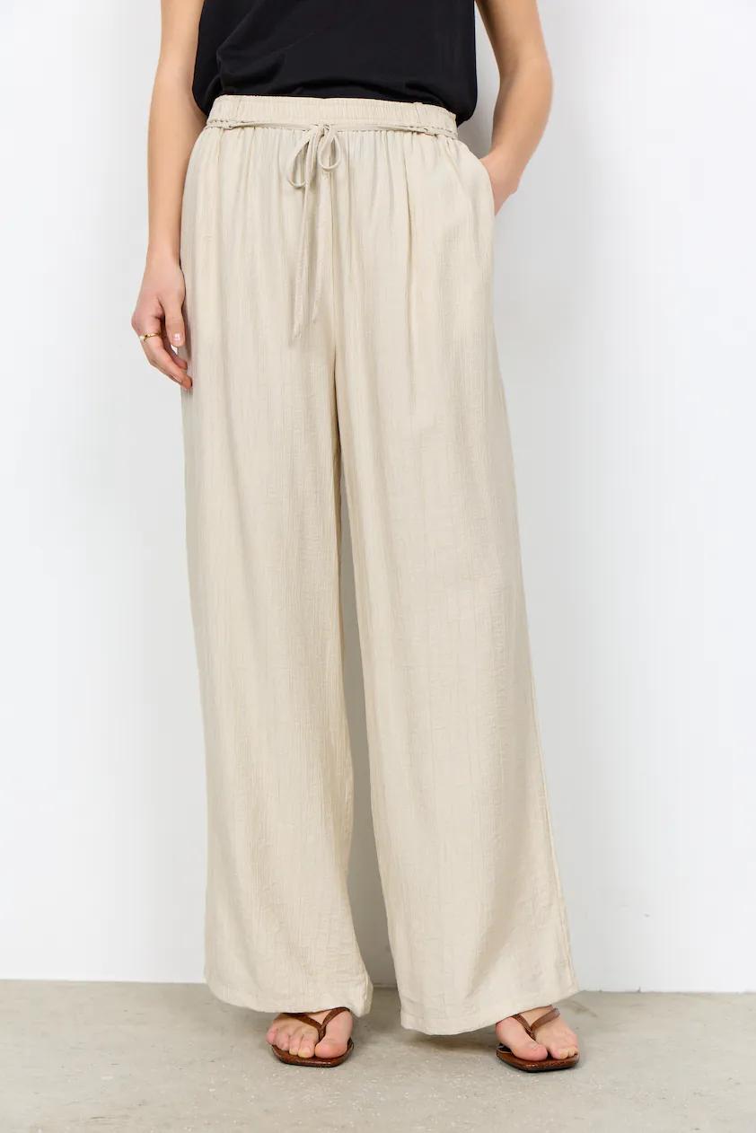 Zandkleurige Soyaconcept Fabrina relax broek met wijde pijpen, een elastische tailleband met striksnoer en praktische steekzakken