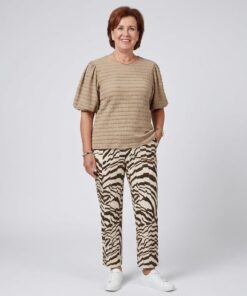 Zandkleurig Enjoy shirt met ballonmouwen en brede ribbelstructuur
