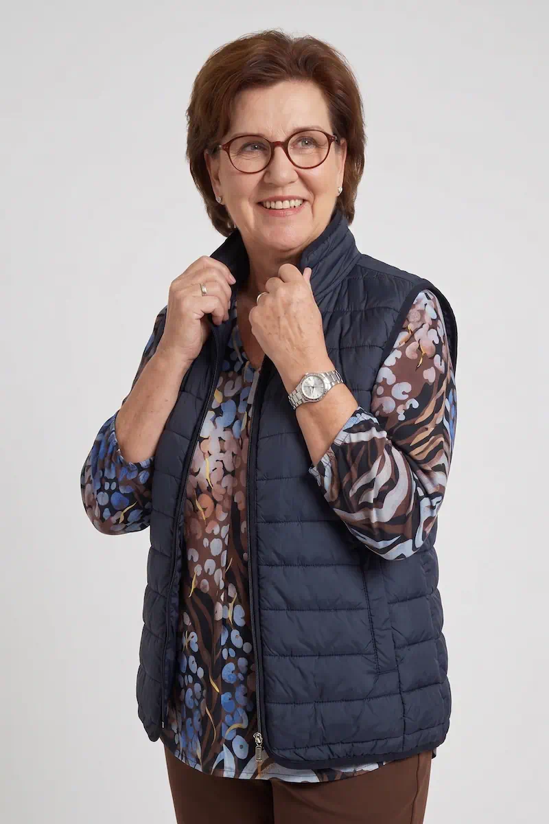 Soyaconcept dames bodywarmer SC-Benete 6 gewatteerd met rits en opstaande kraag in donkerblauw model