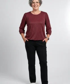 Dreamstar dames shirt Waldorf met glinsterend lurex en elastische zoom in berry (model)
