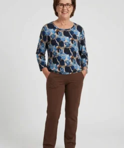 Dreamstar dames travel broek Montel in recht model in de kleur bruin model1