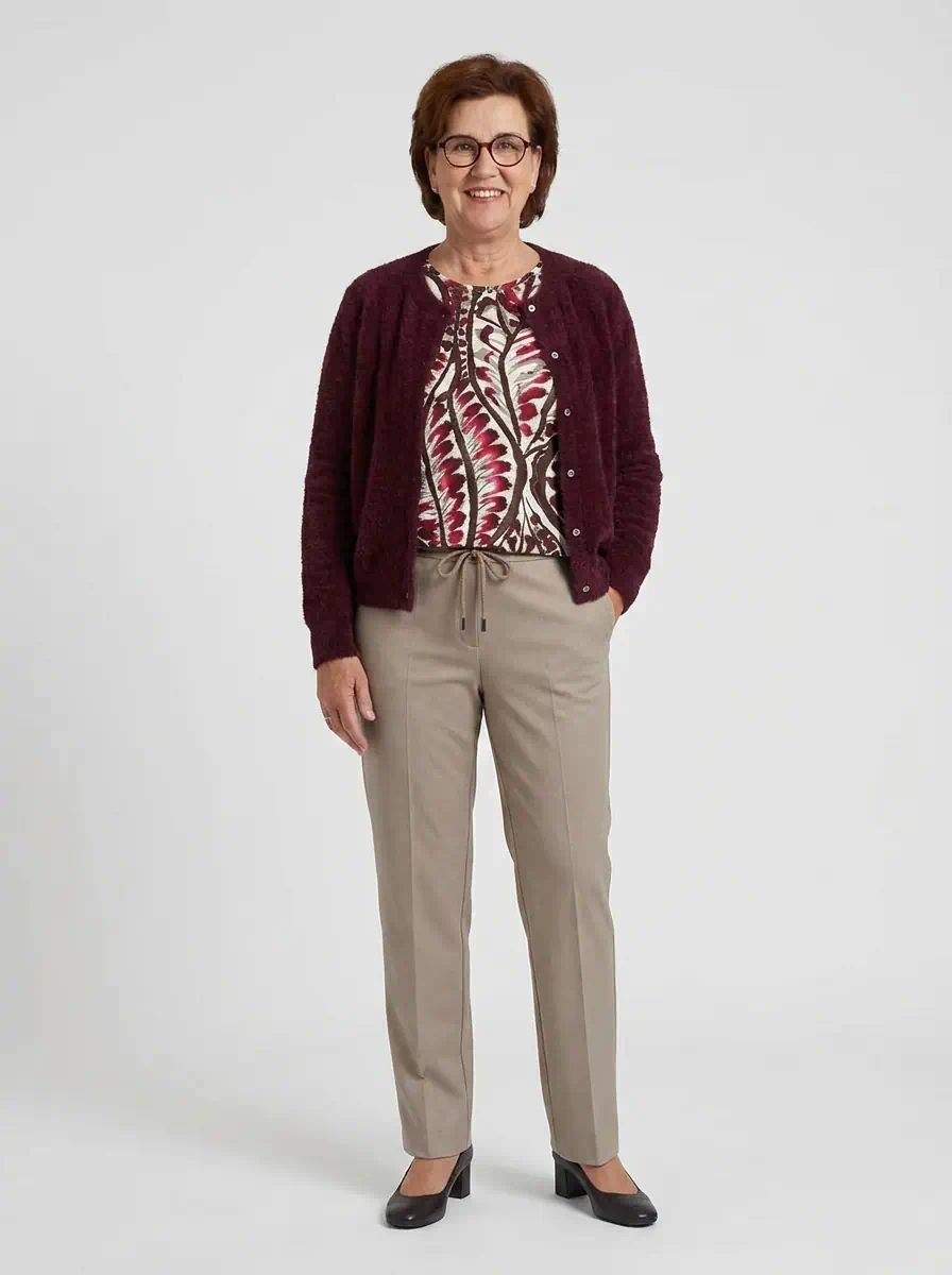 Barbara Lebek dames fluffy vest met knoopsluiting en ronde hals in de kleur berry bordeauxrood model2