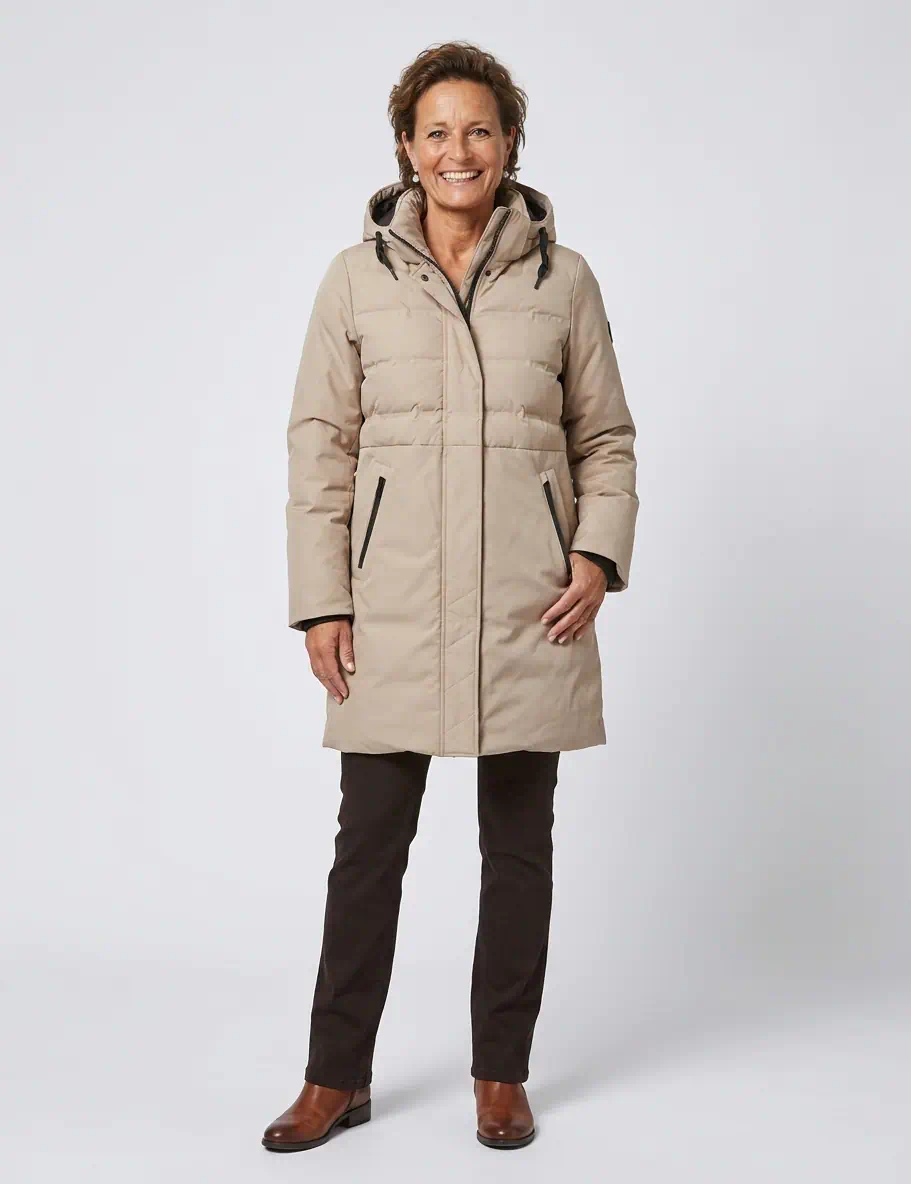 Blue Flame dames winterjas waterdicht in licht beige met afneembare capuchon, deelbare rits en waterdichte zakken