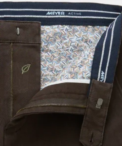 Meyer heren chino model Bonn in donkerbruin met rechte pijpen en flexibele tailleband_voor
