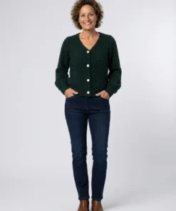 Enjoy dames vest harig gebreid in donkergroen met V-hals en lichte knopen op het voorpand_model1