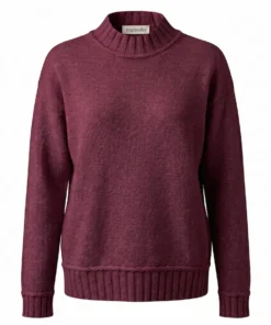 Fijngebreide dames trui in merlot bordeauxrood met opstaande kraag en kabelrand details op de boorden