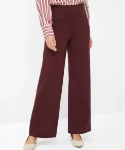 Raphaela by Brax dames instapbroek model Lillyth Flared in bordeauxrood met hoge taille en uitlopende pijpen_model