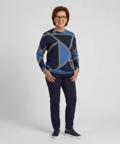 Golléhaug dames trui fijngebreid met turtleneck en grafisch dessin in blauw en geel_model1