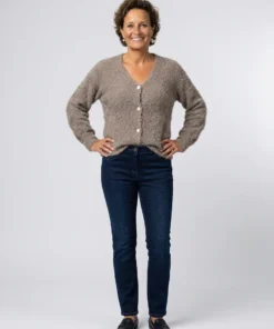 Enjoy dames vest harig gebreid in taupe met V-hals en knoopsluiting_model1