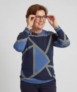 Golléhaug dames trui fijngebreid met turtleneck en grafisch dessin in blauw en geel_model