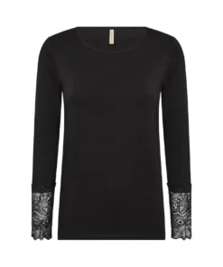 Soyaconcept dames shirt SC-Marica 226 in uni zwart met boothals en opengewerkt kant aan de mouwen