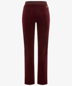 Raphaela by Brax dames broek Pamina in bordeauxrode corduroy kwaliteit met comfortabele elastische band en rechte pijpen_achter