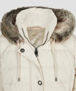 Barbara Lebek dames winterjas in ecru met afneembare capuchon, bontkraag en handige zakken met rits_detail